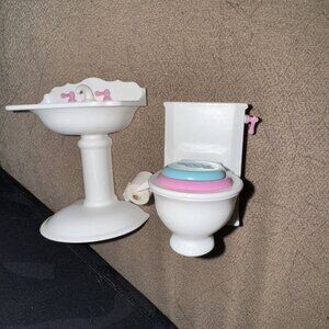 Vtg 1996 Potty Training Kelly Doll Baby Sister Barbie Lot of Toilets & Vanity